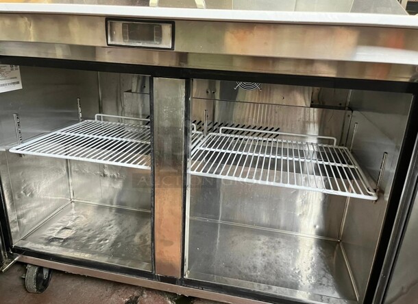 Late Model Atosa MSF8306GR 48 inch Sandwich/Salad Mega Top Refrigerator Two-section 115 Volt Working - Image 5 of 6
