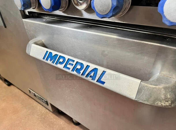 Excellent Condition Imperial Range IR-4 24 inch S Natural Gas 4 Burner Range with 20 inch Oven - 155,000 BTU Working  - Image 2 of 4