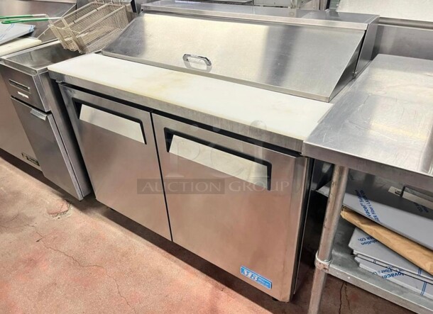 Late Model Turbo Air MST-48 48 inch Sandwich/Salad Prep Table w/ Refrigerated Base, 115v Working - Image 2 of 5