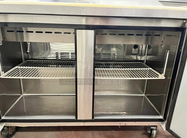 Late Model Turbo Air MST-48 48 inch Sandwich/Salad Prep Table w/ Refrigerated Base, 115v Working - Image 4 of 5