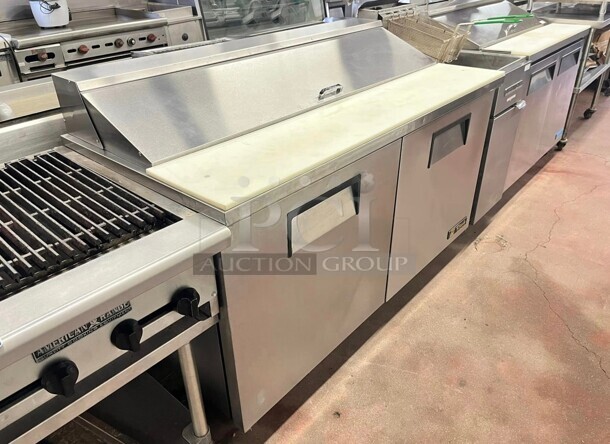 Late Model True TSSU-60 60 inch Sandwich/Salad Prep Table w/ Refrigerated Base, 115v Working - Image 1 of 6