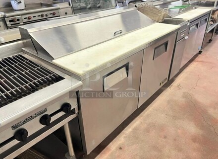 Late Model True TSSU-60 60 inch Sandwich/Salad Prep Table w/ Refrigerated Base, 115v Working