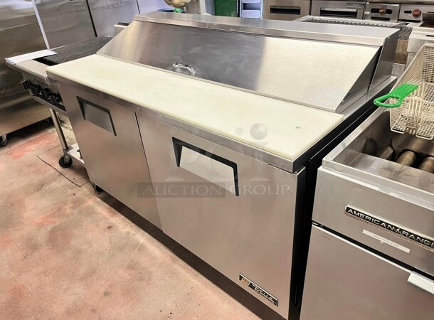 Late Model True TSSU-60 60 inch Sandwich/Salad Prep Table w/ Refrigerated Base, 115v Working - Image 4 of 6