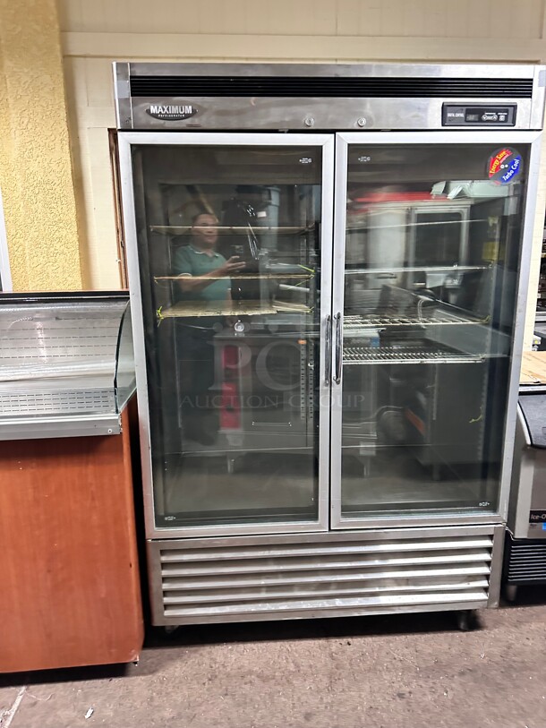 Excellent Condition Turbo Air MSR-49G-2 Two Glass Door Reach In Refrigerator 49 Cu. Ft. 115 Volt Working - Image 3 of 7