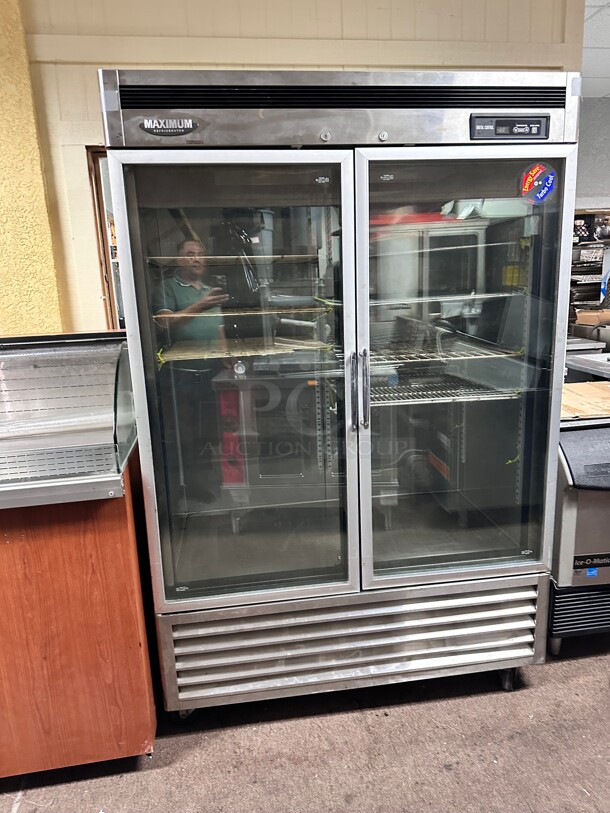 Excellent Condition Turbo Air MSR-49G-2 Two Glass Door Reach In Refrigerator 49 Cu. Ft. 115 Volt Working - Image 6 of 7