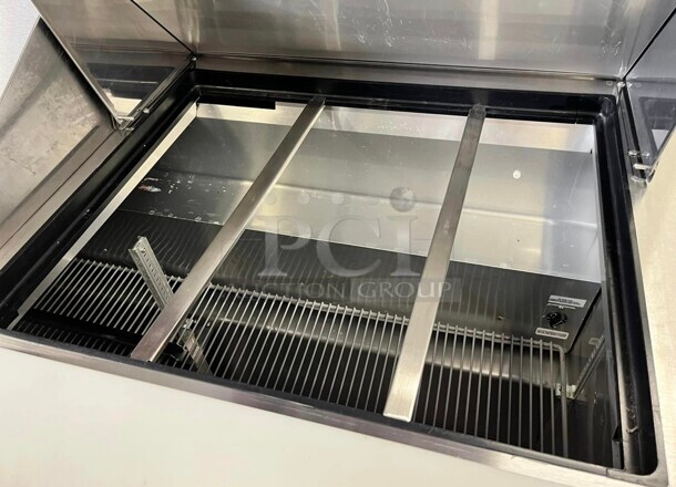 Late Model True TSSU-60-24M-B-ST 60 inch Dual Side Sandwich/Salad Prep Table w/ Refrigerated Base, 115v Working - Image 6 of 6