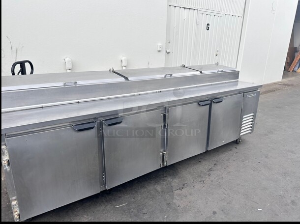Excellent Condition Beverage Air DP119HC 119 inch Pizza Prep Table w/ Refrigerated Base, 115v Working - Image 4 of 7