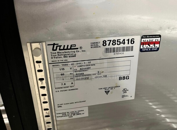 Late Model True TSSU-60-24M-B-ST 60 inch Dual Side Sandwich/Salad Prep Table w/ Refrigerated Base, 115v Working - Image 3 of 6
