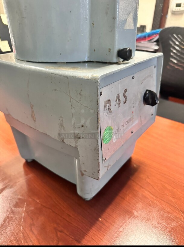 Heavy Duty Robot Coupe R4S 2-Speed Commercial Food Processor w/ 4 1/2 qt Bowl, 120v Working 'Missing Blade'  - Image 4 of 7
