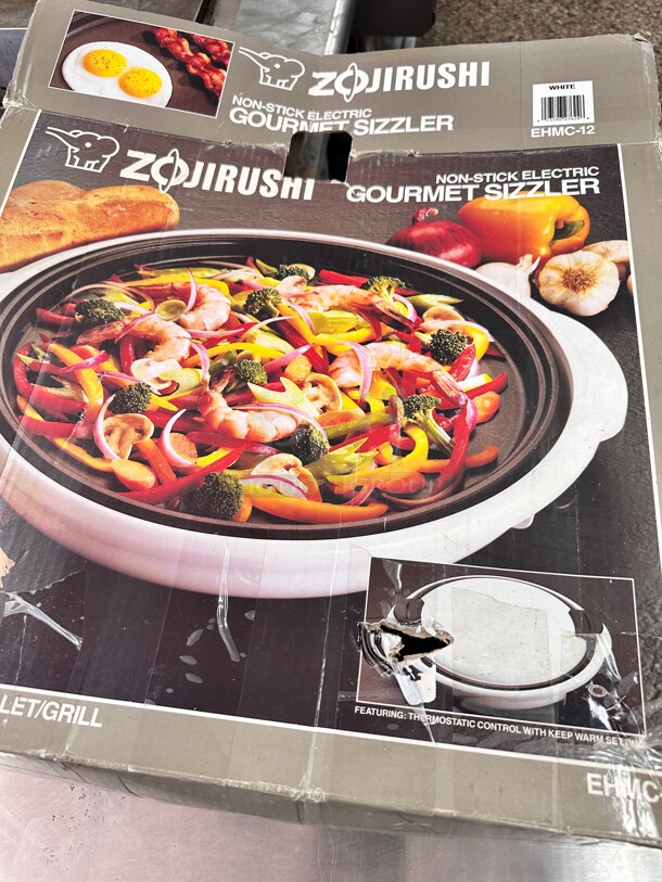 Zojirushi EHMC-12 Gourmet Non Stick Sizzler Electric Griddle Red  - Image 3 of 8