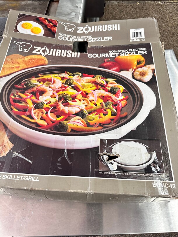 Zojirushi EHMC-12 Gourmet Non Stick Sizzler Electric Griddle Red  - Image 4 of 8