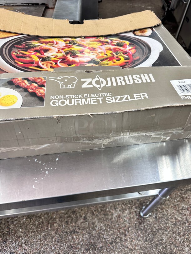 Zojirushi EHMC-12 Gourmet Non Stick Sizzler Electric Griddle Red  - Image 6 of 8