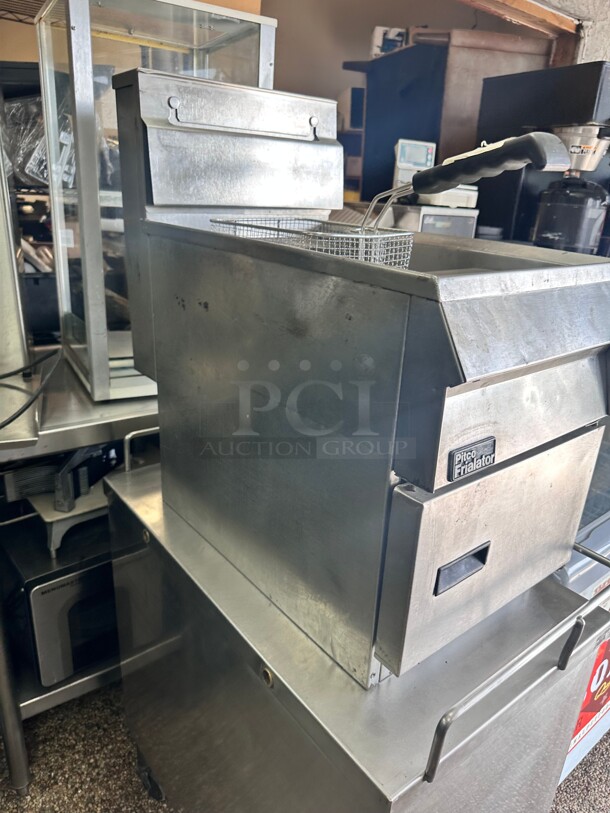 Fully Refurbished Pitco SGC Natural Gas 35 lb. Countertop Fryer with Millivolt Controls - 75,000 BTU Working - Image 9 of 9