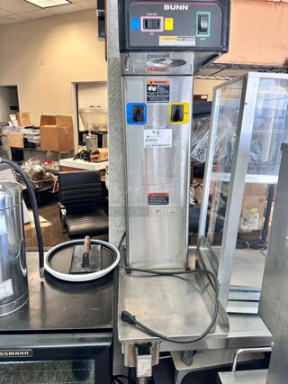 Excellent Condition Bunn 36700.0301 TB6Q Quick Brew Twin 3 Gallon Iced Tea Brewer - 120V Working