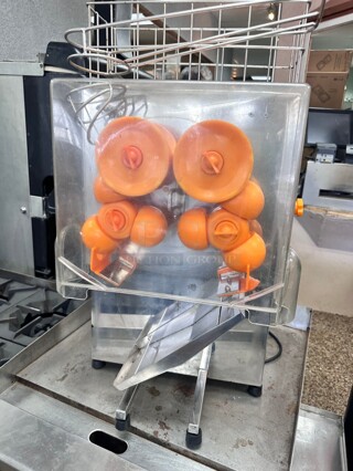 Commercial Automatic Orange Juicer 115 Volt Working