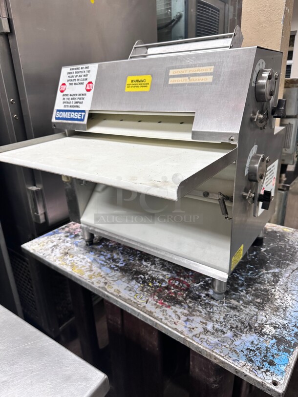 Excellent Condition Somerset CDR-1550 15 inch Countertop Two Stage Front-Operated Dough Sheeter - 120V, 1/2 hp Working - Image 5 of 7