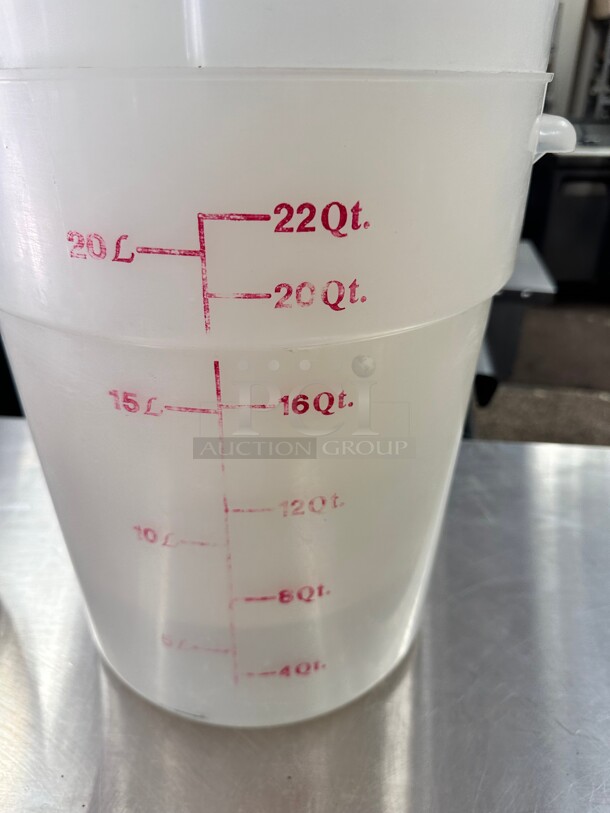 Commercial 22 QT Plastic Storage Container - Image 1 of 5
