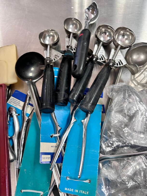 One Lot Of Misc Kitchen Items 
Ice Cream Scooper Table Holders Can Opener etc - Image 6 of 11