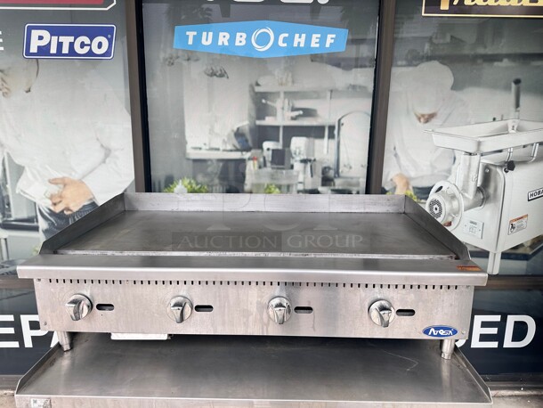 Excellent Condition Commercial Heavy Duty Propane 48 Inch Griddle Working - Image 4 of 5