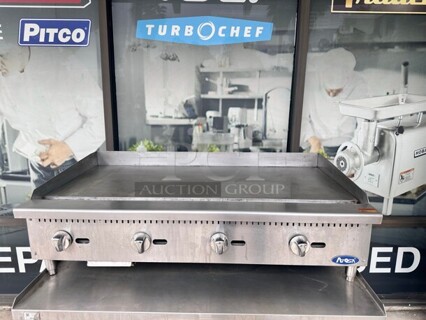 Excellent Condition Commercial Heavy Duty Propane 48 Inch Griddle Working