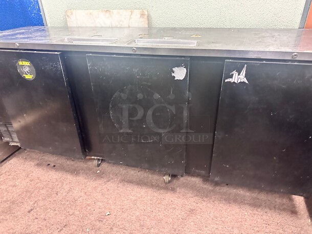 Excellent Condition Beverage-Air DD94HC-1-B Commercial Kegerator Beer Dispenser - Black, (5) 1/2 Keg Capacity 115 Volt Working - Image 3 of 7
