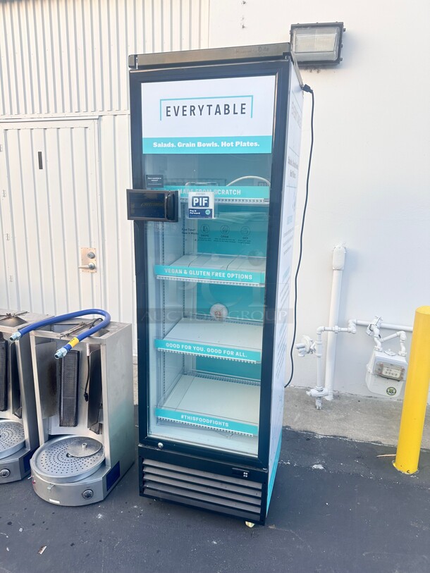 Excellent Condition Atosa P380WA Single Glass Door Display Fridge 115 Volt Working - Image 5 of 6