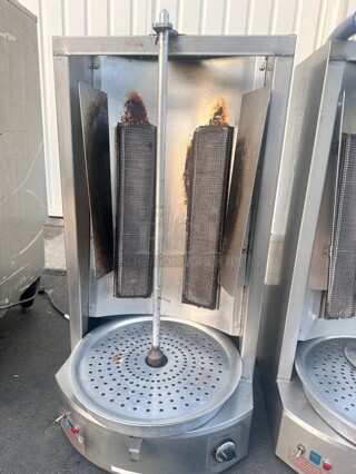 Excellent Condition AutoGyros 4LG 65 lb. Vertical Natural Gas Gyro Broiler - 30,000 BTU Working