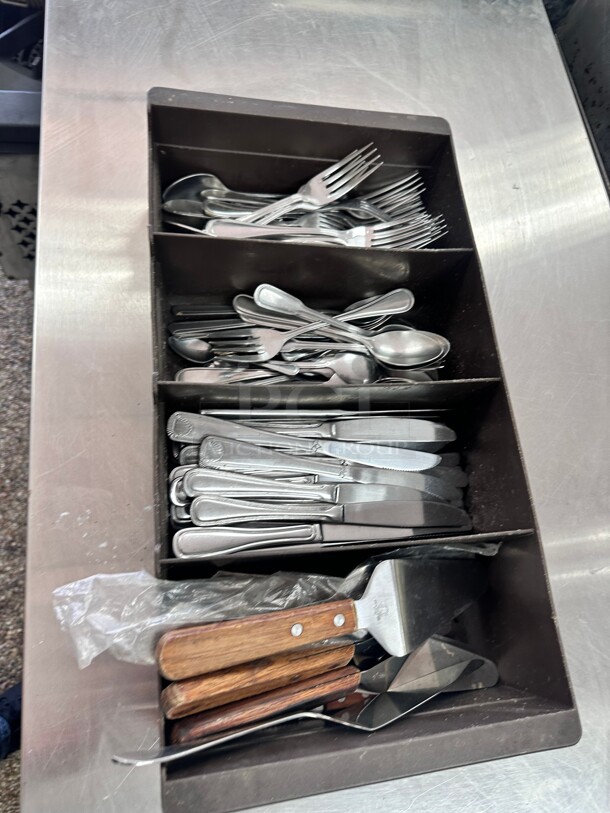 One Lot Of Misc Silverware spoons forks and knifes  - Image 7 of 7