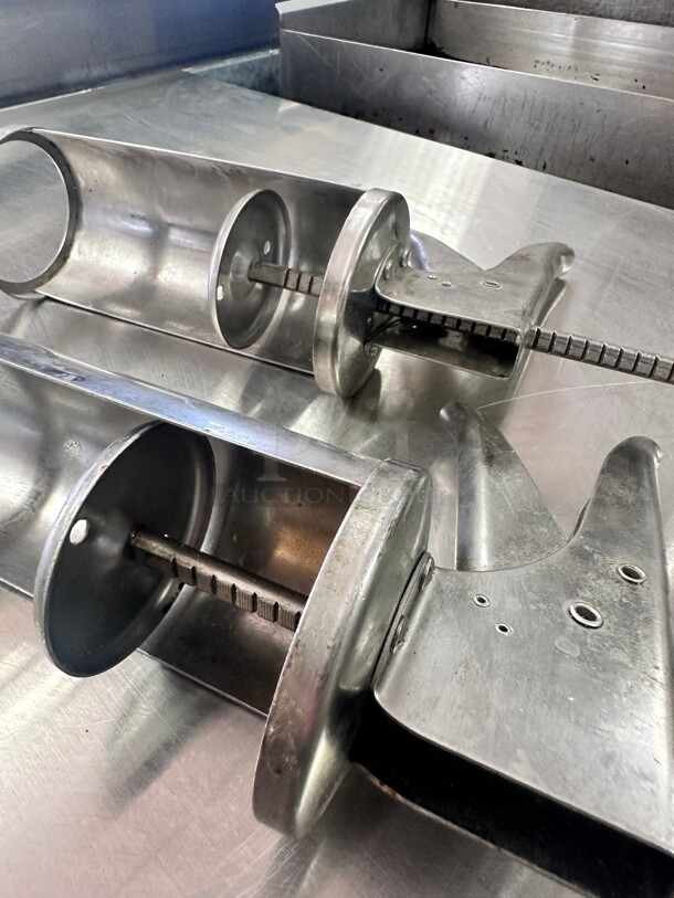 Choice 1/2, 1/3, and 2/3 oz. Adjustable Stainless Steel Sauce Gun / Dispenser - Image 5 of 7
