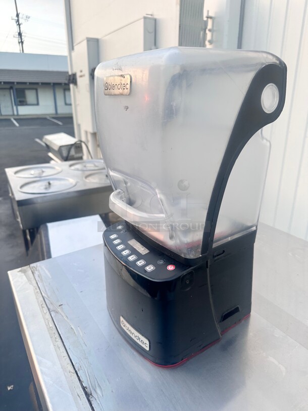 Excellent Condition Blendtec CQB1 Stealth Commercial Blender with Sound Enclosure 120V Working - Image 3 of 7