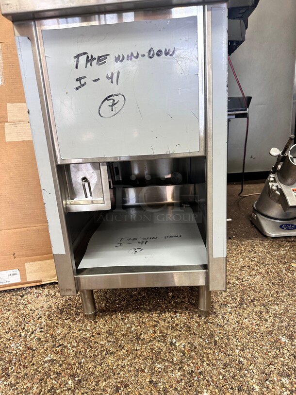 New Commercial Fully Stainless Steel Sink 19x37x42 - Image 4 of 7