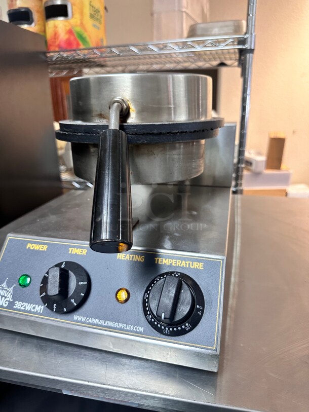 Clean Carnival King WCM1 8 inch Non-Stick Waffle Cone Maker - 120V Working - Image 4 of 6