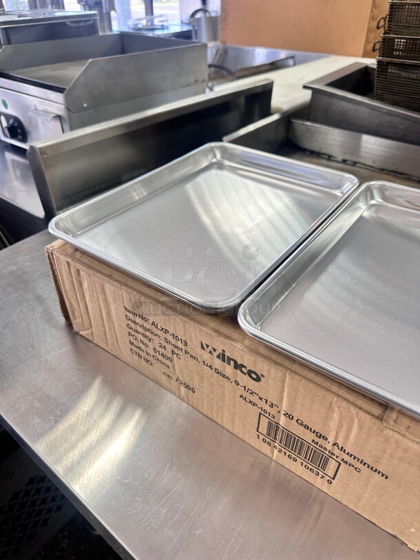 New Winco ALXP-1013 1/4 Quarter Size Bun / Sheet Pan - 13 x 9 1/2, 20 gauge Aluminum - Image 7 of 8