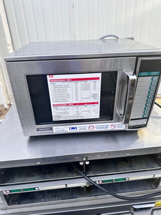 Sharp R-25JTF 2100w Commercial Microwave Oven with Touch Pad, 220v/1ph Working