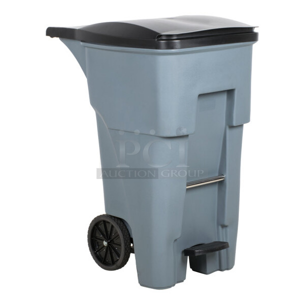 BRAND NEW SCRATCH AND DENT! Rubbermaid 1971968 260 Qt. / 65 Gallon Gray Step-On Wheeled Rectangular Trash Can with Lid - Image 1 of 4