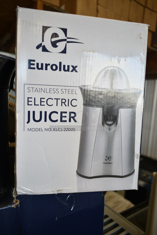 4 BRAND NEW SCRATCH AND DENT! Electrolux ELCJ-2200S Countertop Juicer. 120 Volts, 1 Phase. 4 Times Your Bid! Tested and Working! - Image 4 of 6