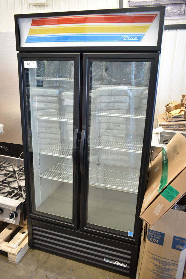 BRAND NEW SCRATCH AND DENT! 2024 True GDM-35-HC Metal Commercial 2 Door Reach In Cooler Merchandiser w/ Poly Coated Racks. 115 Volts, 1 Phase. Tested and Working! - Image 2 of 5
