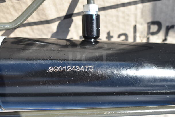 BRAND NEW SCRATCH AND DENT! F8-032179 R51/QX56 Unit.  - Image 6 of 9