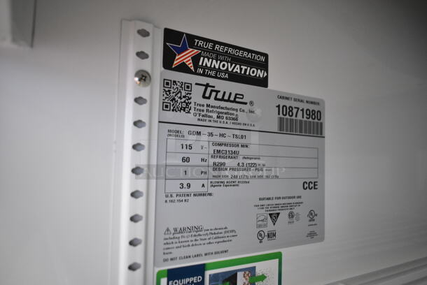 BRAND NEW SCRATCH AND DENT! 2024 True GDM-35-HC Metal Commercial 2 Door Reach In Cooler Merchandiser w/ Poly Coated Racks. 115 Volts, 1 Phase. Tested and Working! - Image 5 of 5