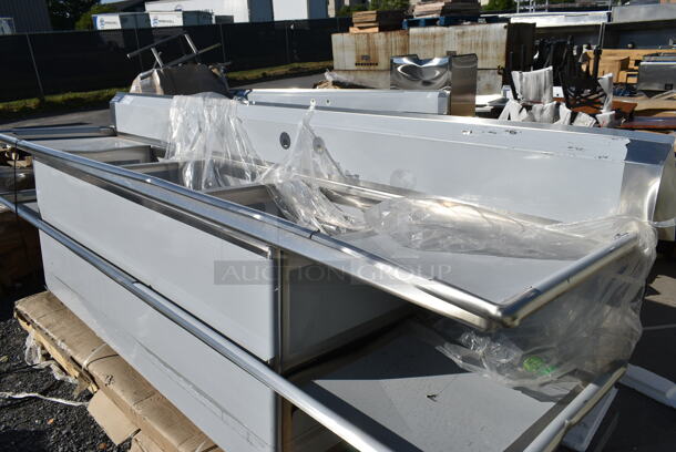 BRAND NEW SCRATCH AND DENT! Regency Spec Line Stainless Steel Commercial 3 Bay Sink w/ Dual Drain Boards. Bays 24x24x14. No Legs.  - Image 2 of 8