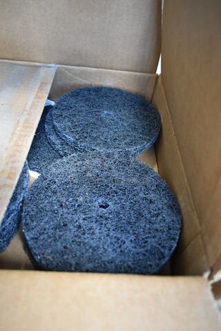 Box of BRAND NEW Norton Bear-Tex 08051 Rapidstrip Discs
