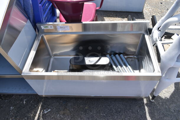 BRAND NEW SCRATCH AND DENT! Regency 600IB1836 18" x 36" Underbar Ice Bin - 119 lb. - Image 2 of 4
