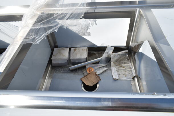 BRAND NEW SCRATCH AND DENT! Regency Spec Line Stainless Steel Commercial 3 Bay Sink w/ Dual Drain Boards. Bays 24x24x14. No Legs.  - Image 4 of 8