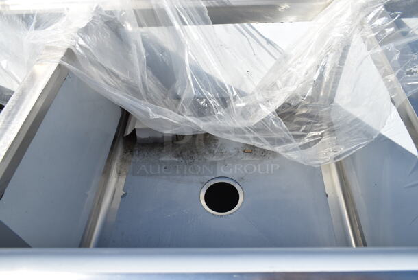 BRAND NEW SCRATCH AND DENT! Regency Spec Line Stainless Steel Commercial 3 Bay Sink w/ Dual Drain Boards. Bays 24x24x14. No Legs.  - Image 5 of 8