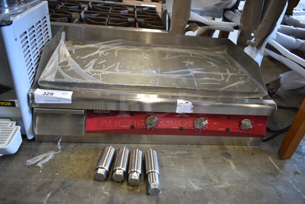 BRAND NEW SCRATCH AND DENT! Avantco 177EG30N Stainless Steel Commercial Countertop Electric Powered Flat Top Griddle. 208/240 Volts, 1 Phase. - Image 2 of 6