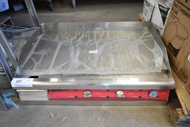 BRAND NEW SCRATCH AND DENT! Avantco 177EG30N Stainless Steel Commercial Countertop Electric Powered Flat Top Griddle. 208/240 Volts, 1 Phase. - Image 2 of 5