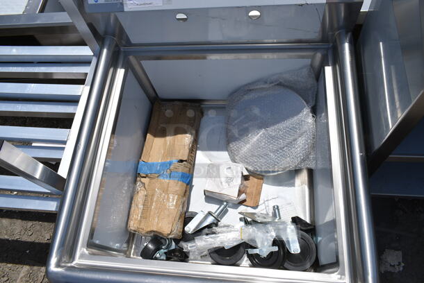 BRAND NEW SCRATCH AND DENT! Steelton 522CS12424 29 1/2" 18-Gauge Stainless Steel One Compartment Commercial Sink without Drainboard - 24" x 24" x 12" Bowl - Image 3 of 5