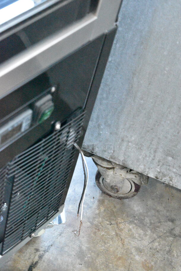 BRAND NEW SCRATCH AND DENT! Avantco 193BC36HCB Metal Commercial Floor Style Deli Display Case Merchandiser on Commercial Casters. 110-120 Volts, 1 Phase. Cannot Test Due To Cut Power Cord - Image 7 of 8