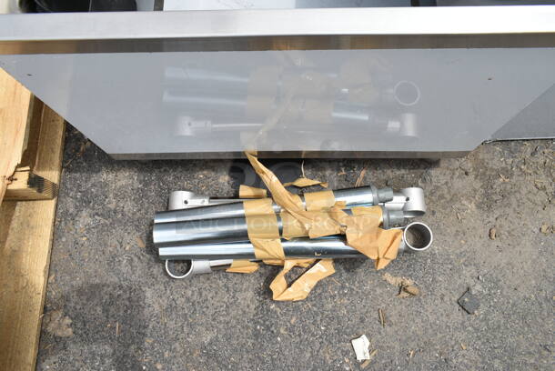 BRAND NEW SCRATCH AND DENT! Steelton 522UIB1824 Stainless Steel 18" x 24" Underbar Ice Bin with Bottle Holders - 77 lb. - Image 4 of 5