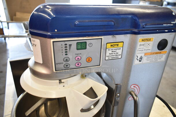 Vollrath MIX1007 Metal Commercial Countertop 7 Quart Planetary Mixer w/ Stainless Steel Mixing Bowl, Plastic Bowl Guard and Paddle Attachment. 110-120 Volts, 1 Phase. Tested and Does Not Power On - Image 5 of 6